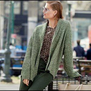 NEW! CAbi travel cardigan green XL